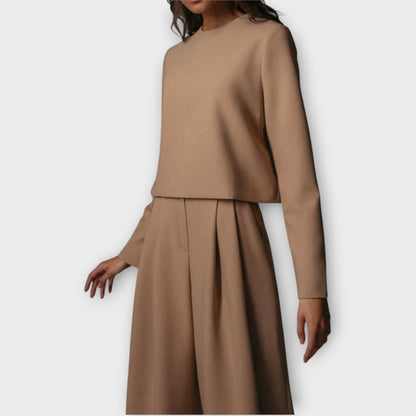 Conjunto Elegante de Dos Piezas con Pantalones Amplios