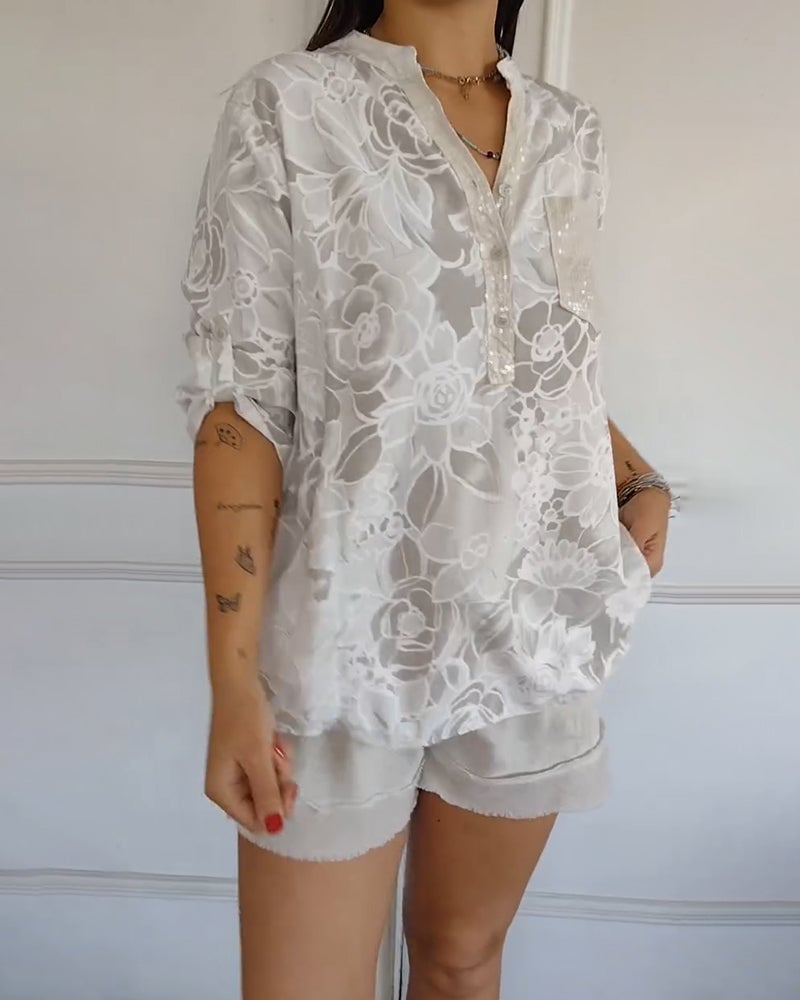 Blusa Estampada Abotonada con Cuello en V