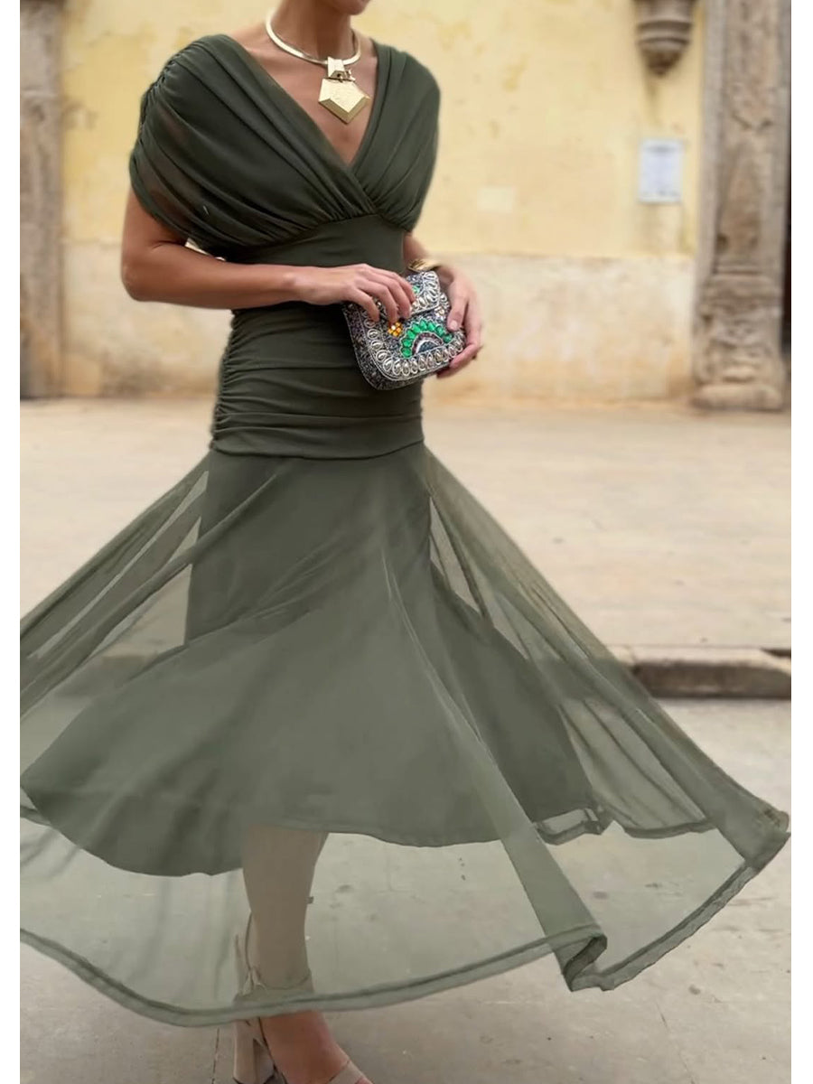 JENNIE – EL ELEGANTE VESTIDO MIDI DESCUBIERTO EN LOS HOMBROS