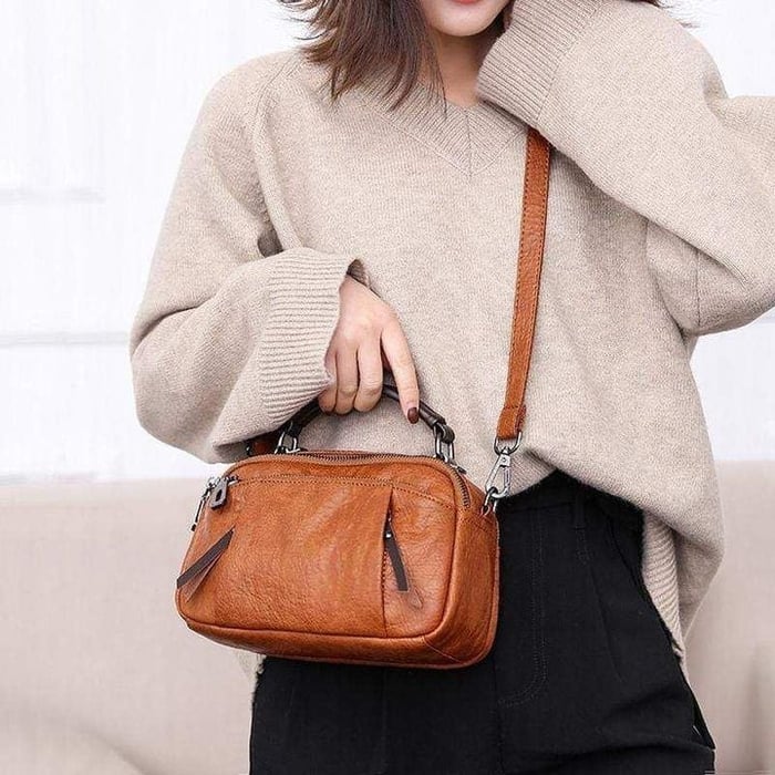 Finbjørg | Bolsa Pequeña y Versátil en Tono Cognac Dorado