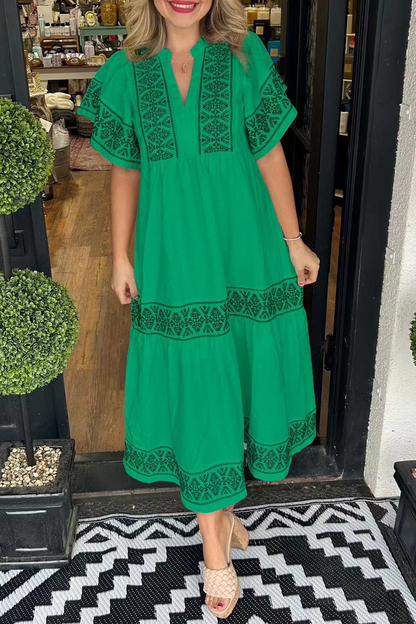 SORAYA – VESTIDO A-LINE CON ESCOTE EN V Y ESTAMPADO GEOMÉTRICO