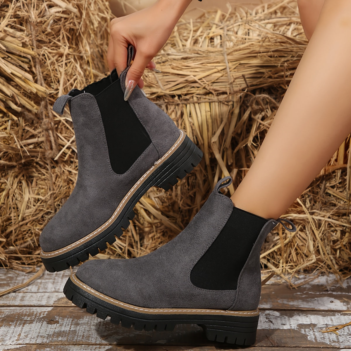 Botines de mujer en color sólido con suela gruesa