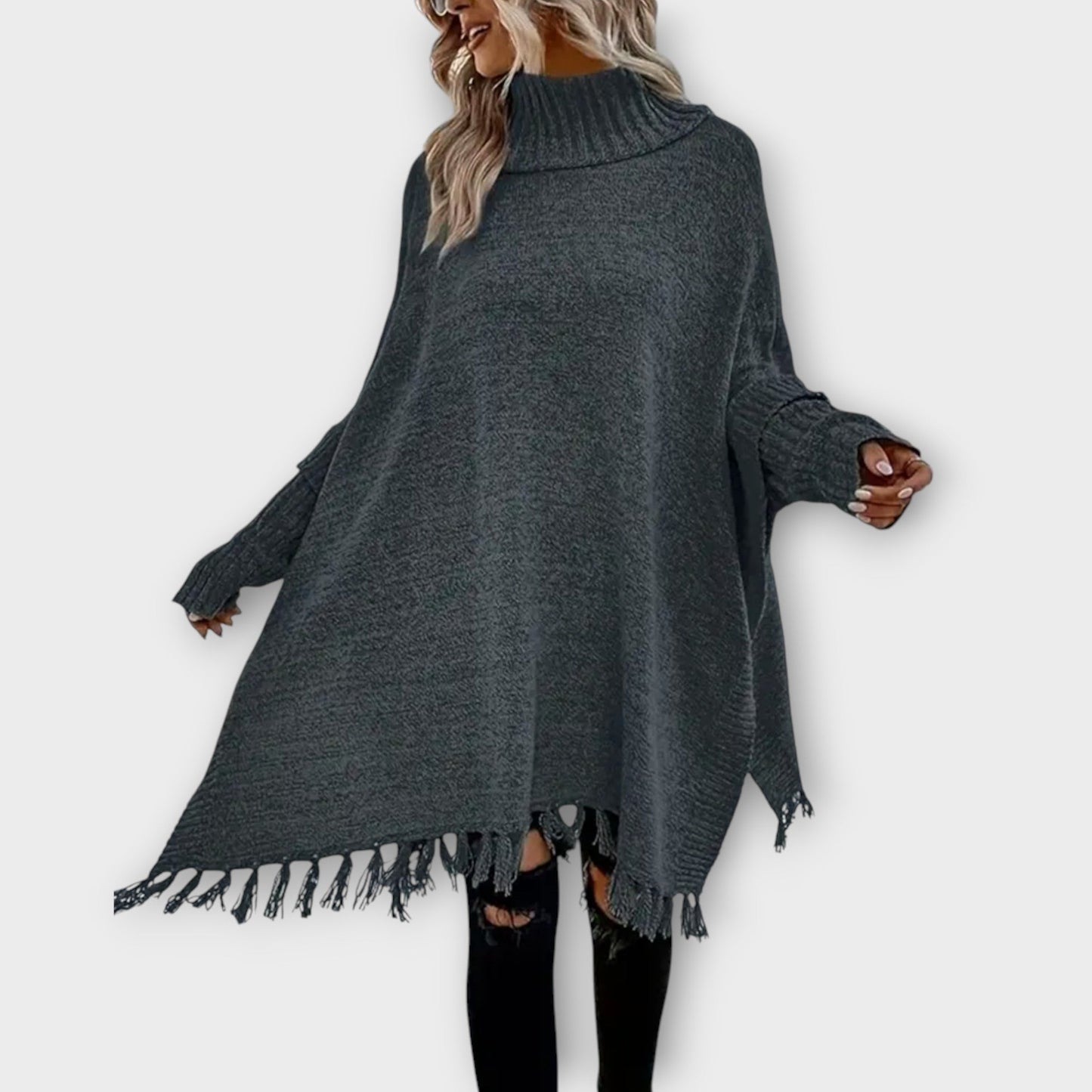 Poncho Suéter Oversize con Cuello Alto y Flecos