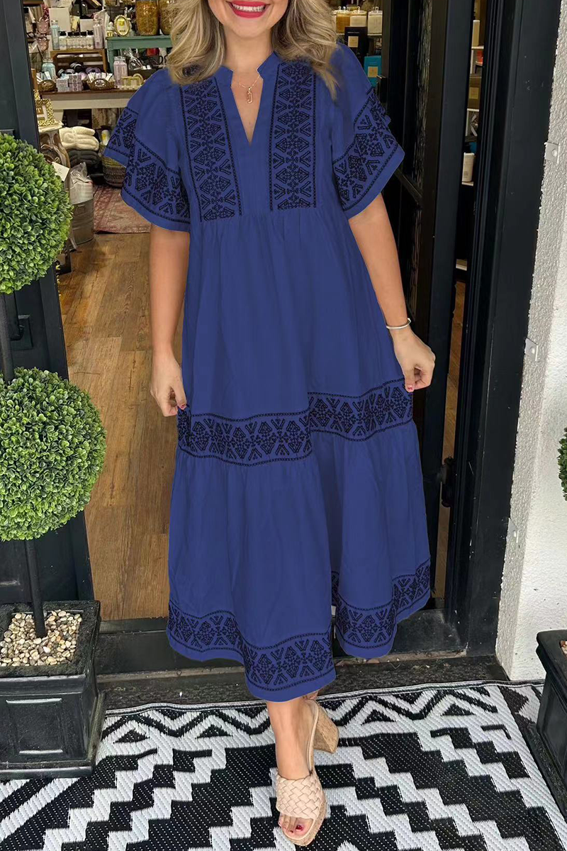 SORAYA – VESTIDO A-LINE CON ESCOTE EN V Y ESTAMPADO GEOMÉTRICO