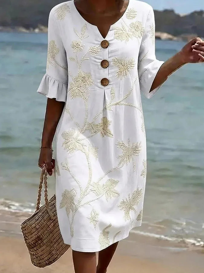 Vestido casual de mujer con estampado floral.
