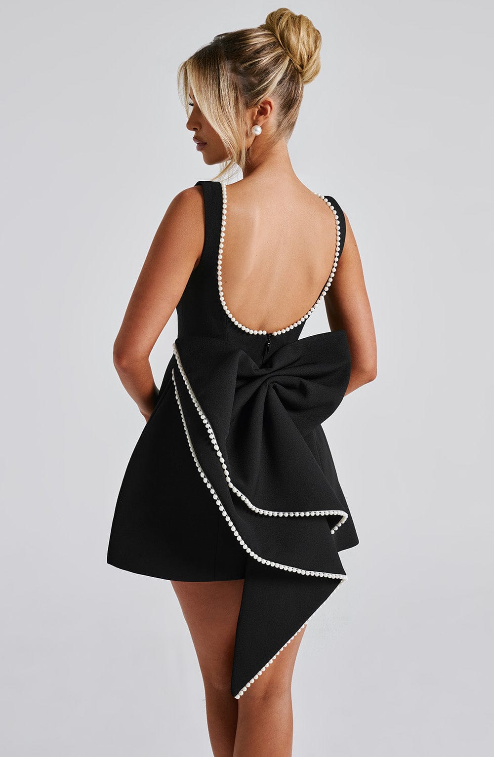 Hollis - Vestido Mini Elegante con Lazo de Perlas