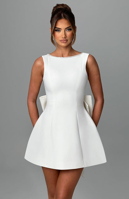 Hollis - Vestido Mini Elegante con Lazo de Perlas