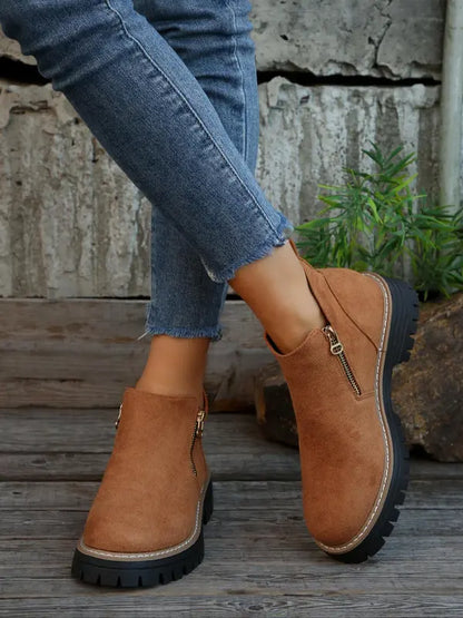 Klara - Botas Urbanas Resistentes