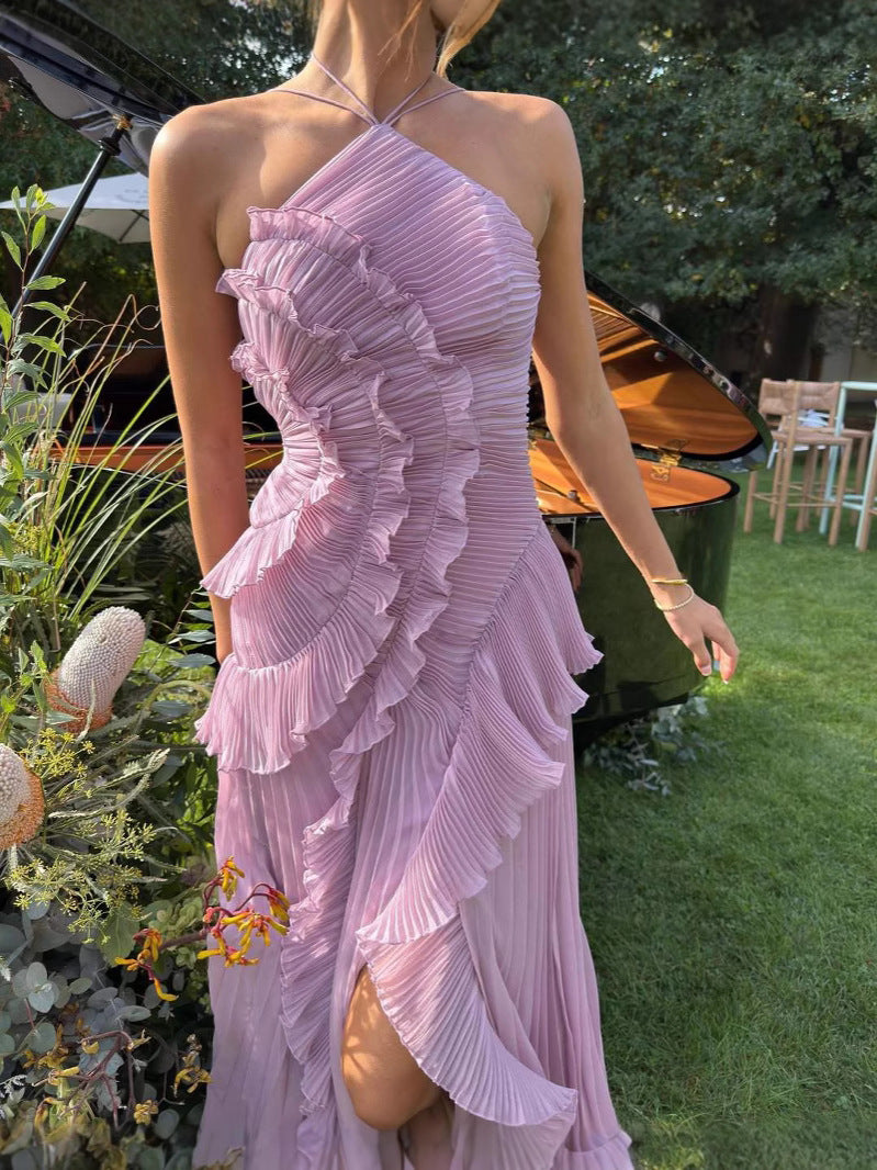 Vestido Largo Plisado – Escote Halter y Volantes Únicos