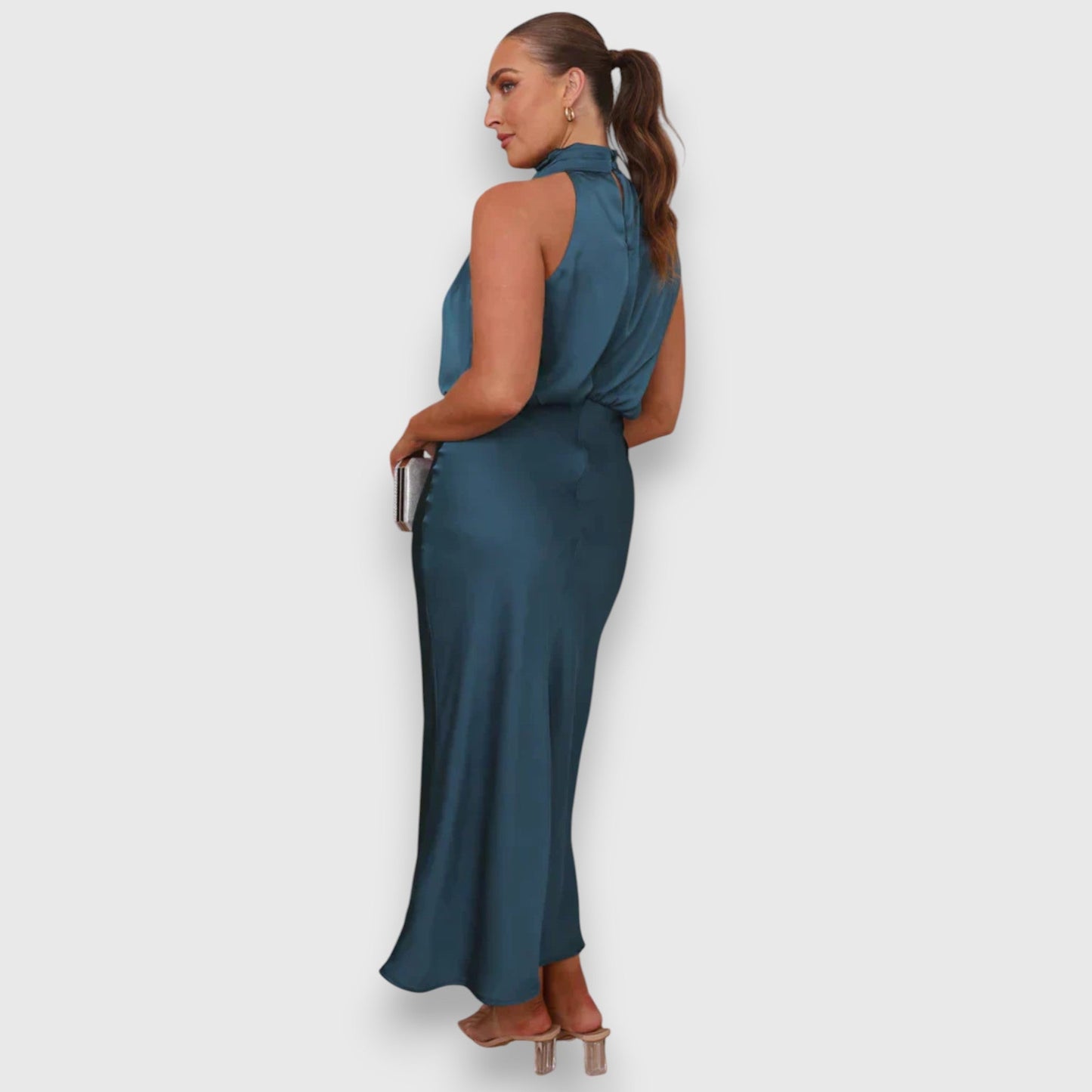 Daisy | Elegante Vestido de Satén con Cuello Halter