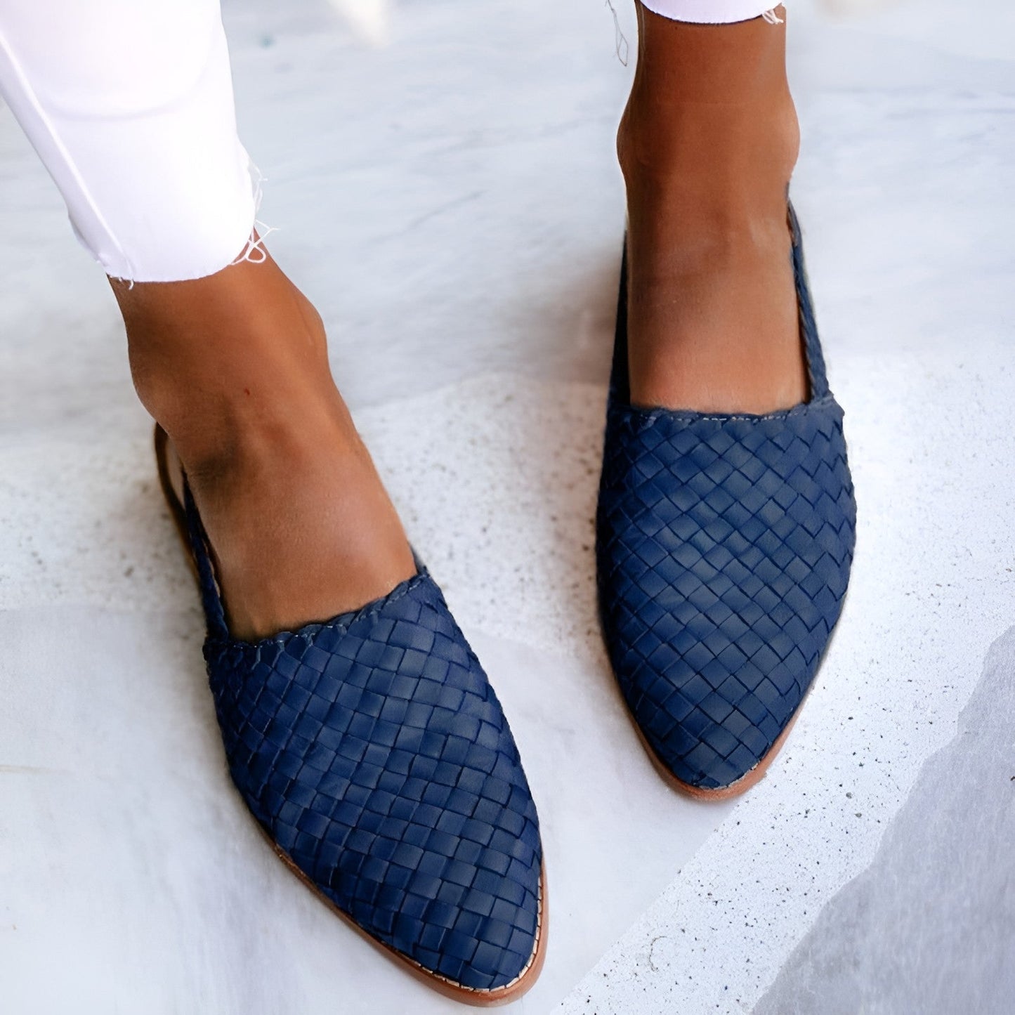 Whisper - Elegantes sandalias de piel trenzadas para mujer