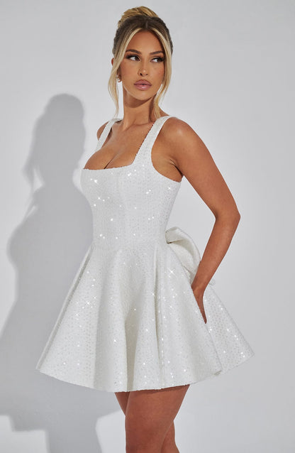 Yara - Vestido Mini Sin Espalda con Lentejuelas y Lazo