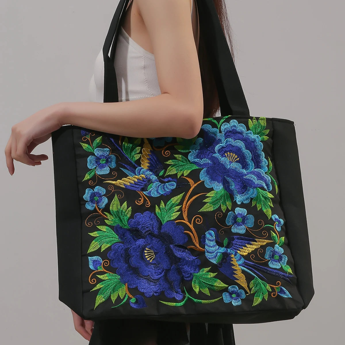 Ingleiv | Bolsa de mano bordada con expresión artística