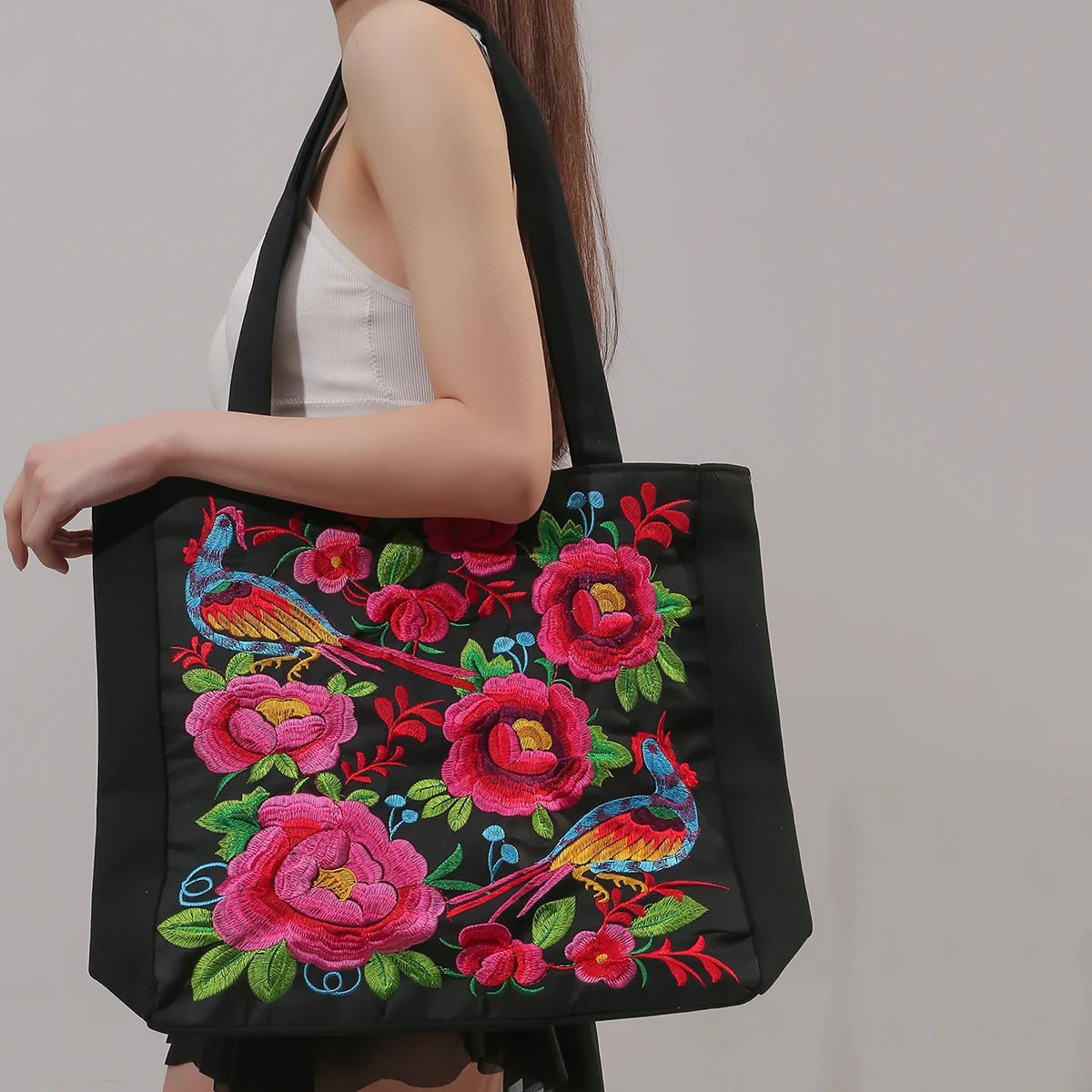Ingleiv | Bolsa de mano bordada con expresión artística