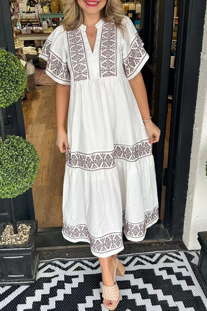 SORAYA – VESTIDO A-LINE CON ESCOTE EN V Y ESTAMPADO GEOMÉTRICO