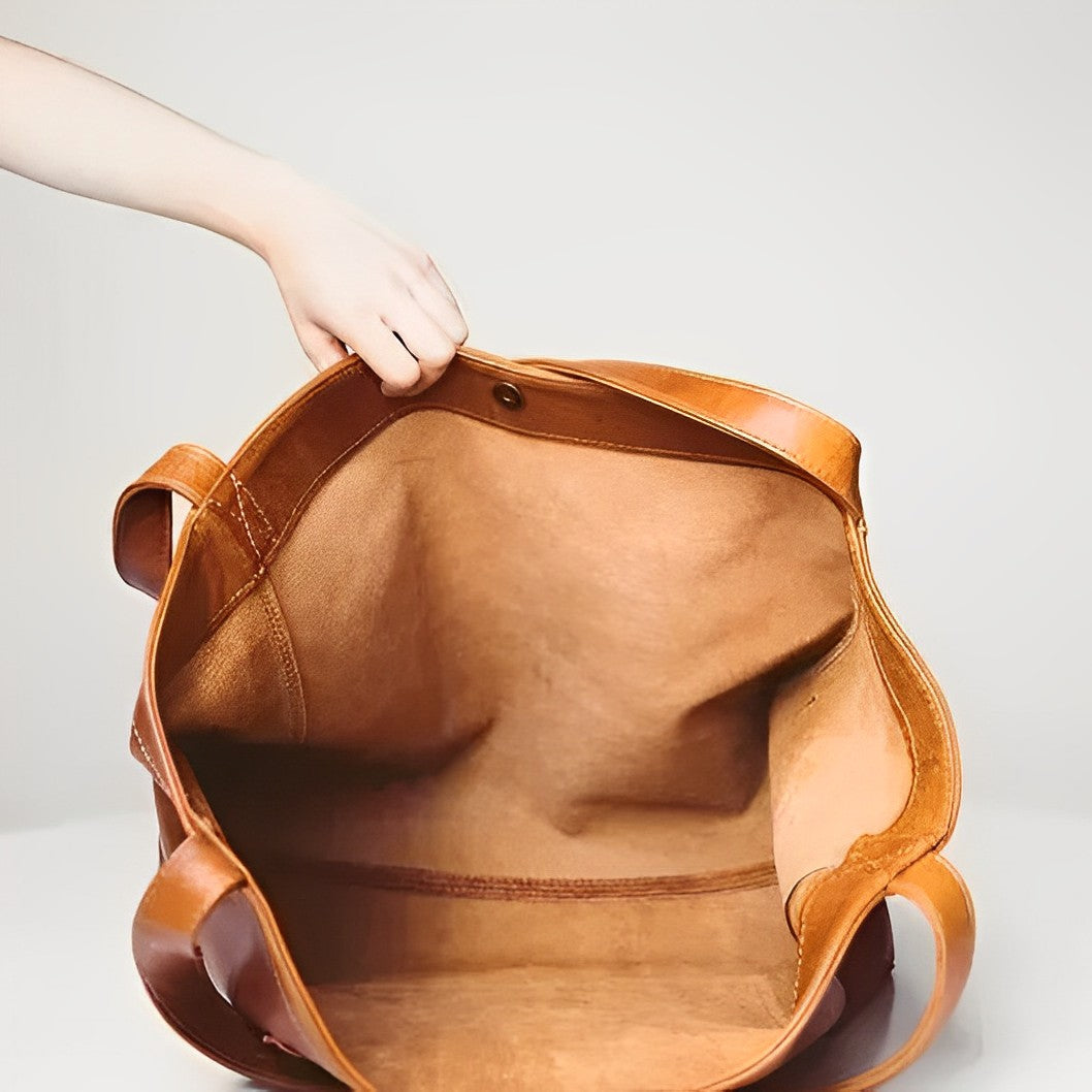 Brynfrid | Bolso Clásico con Amplio Espacio