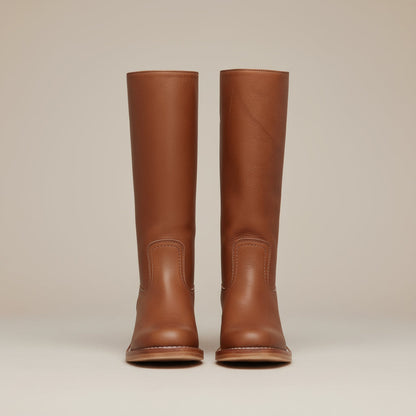 Sofía – Botas Clásicas y Modernas