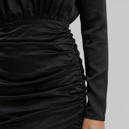 Vestido Mini Cuello Alto Elegante