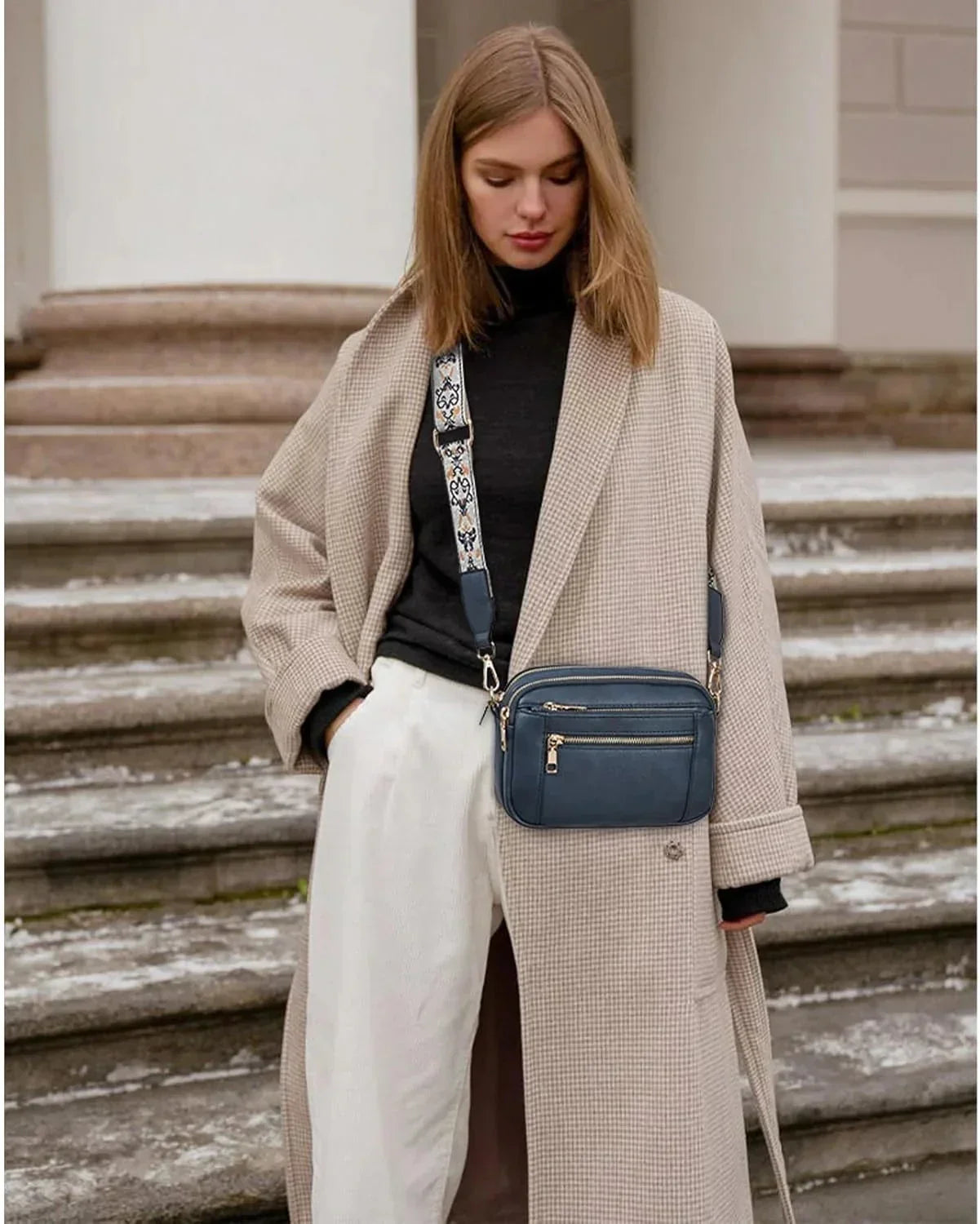 Bolso Nylah Crossbody con Correas Coloridas