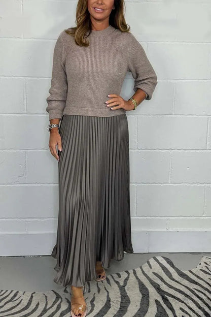 CAMILLA – VESTIDO MAXI CON SUÉTER Y FALDA PLISADA
