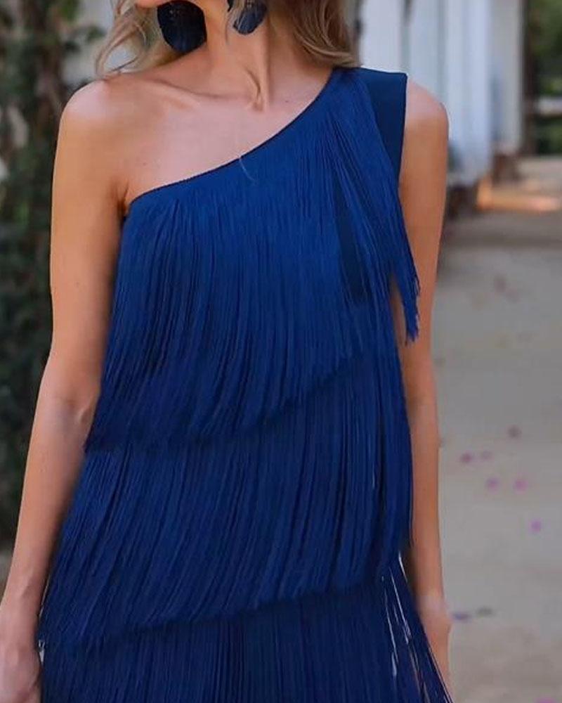 Vestido de flecos elegante Maya con hombros al aire