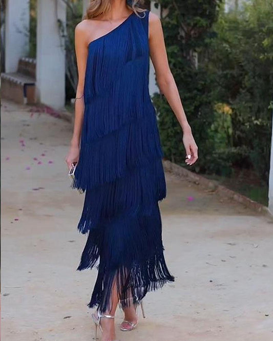 Vestido de flecos elegante Maya con hombros al aire