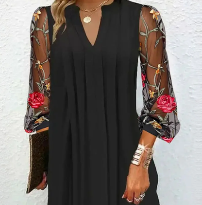 JANE – VESTIDO NEGRO ELEGANTE CON MANGAS TRANSPARENTES BORDADAS