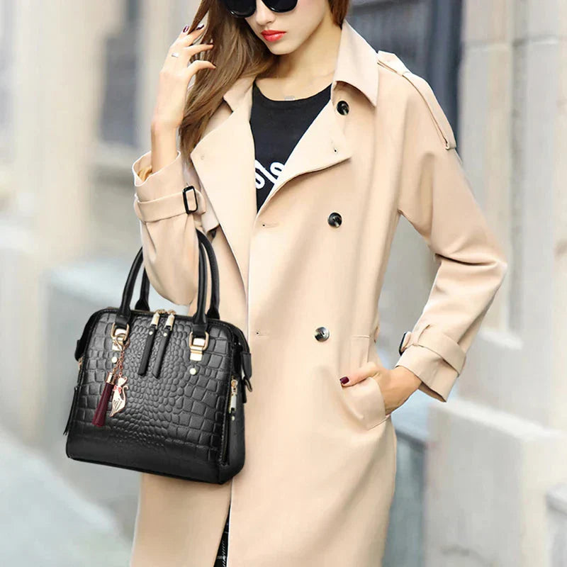Bolso de Cuero con Relieve de Cocodrilo