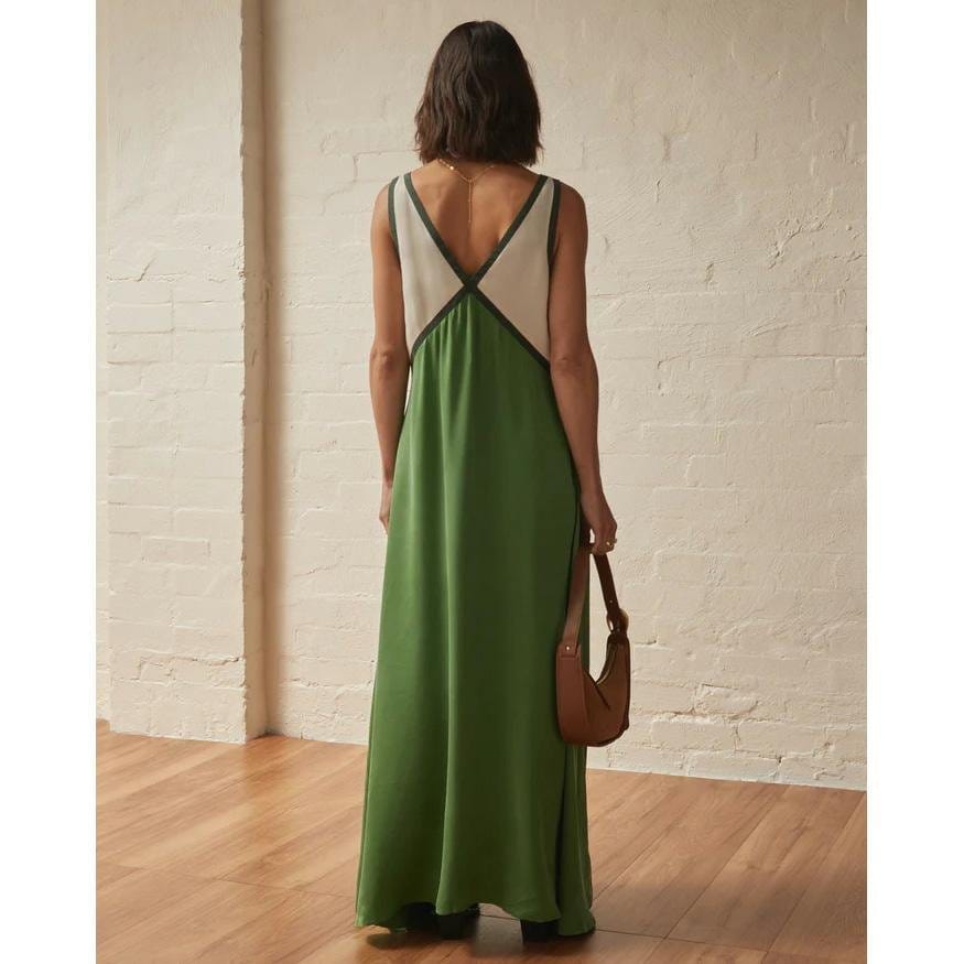 RENATA | VESTIDO DE CUELLO EN V