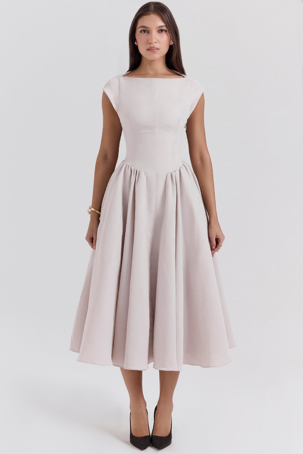 LUMI – VESTIDO SIN ESPALDA CON HOMBROS CAÍDOS