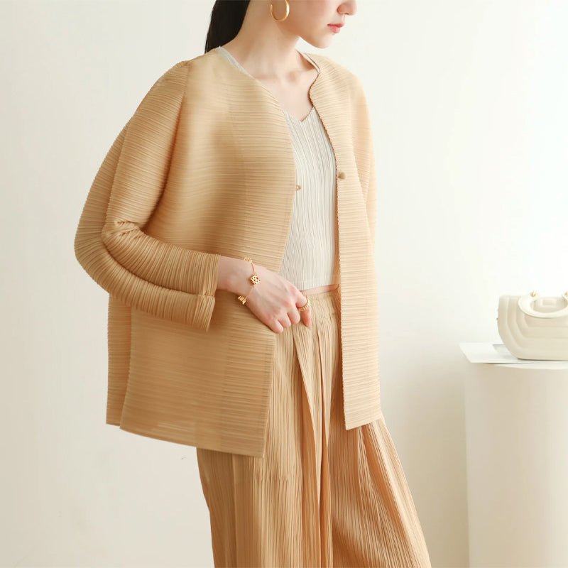 ERMELINDE I BLAZER PLEATÉ ELEGANTE