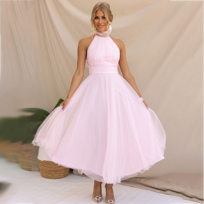 Vestido de Tendencia con Cuello Alto Aria