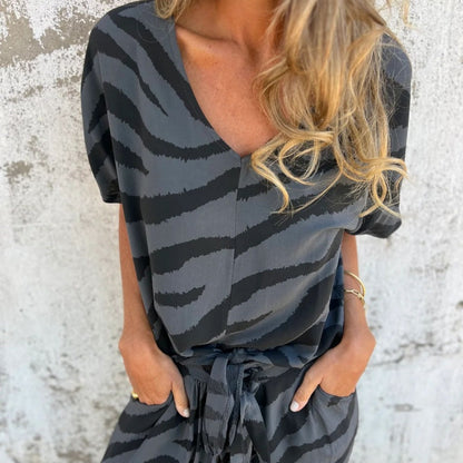 Evelina | Top y Pantalones de Cuello en V con Estampado de Cebra