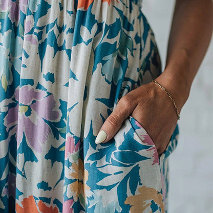 Vestido Maxi Floral con Cuerpo Fruncido y Tirantes Ajustables