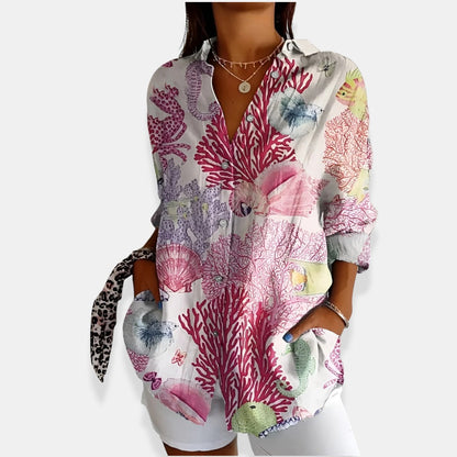 LYSSA™ | Blusa floral con cierre de botones