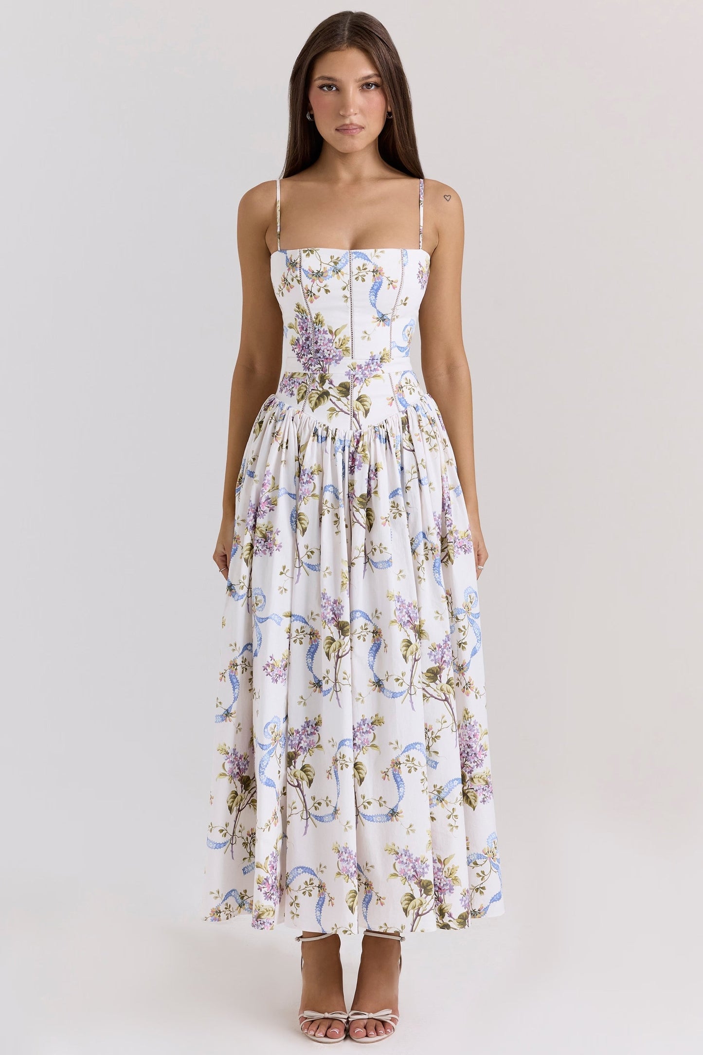 Kessara - Elegante Vestido Maxi Floral de Tirantes de Verano